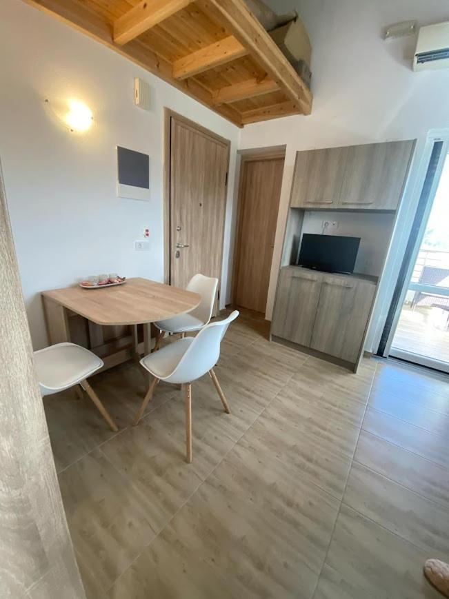 Theo Apartment มาราไธอาส ภายนอก รูปภาพ